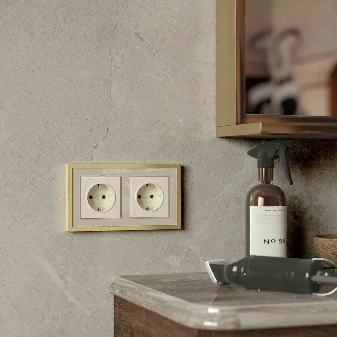تصویر 2 از کلید و پریز برق لاکچری با متریال ممتاز و طراحی چشم نواز